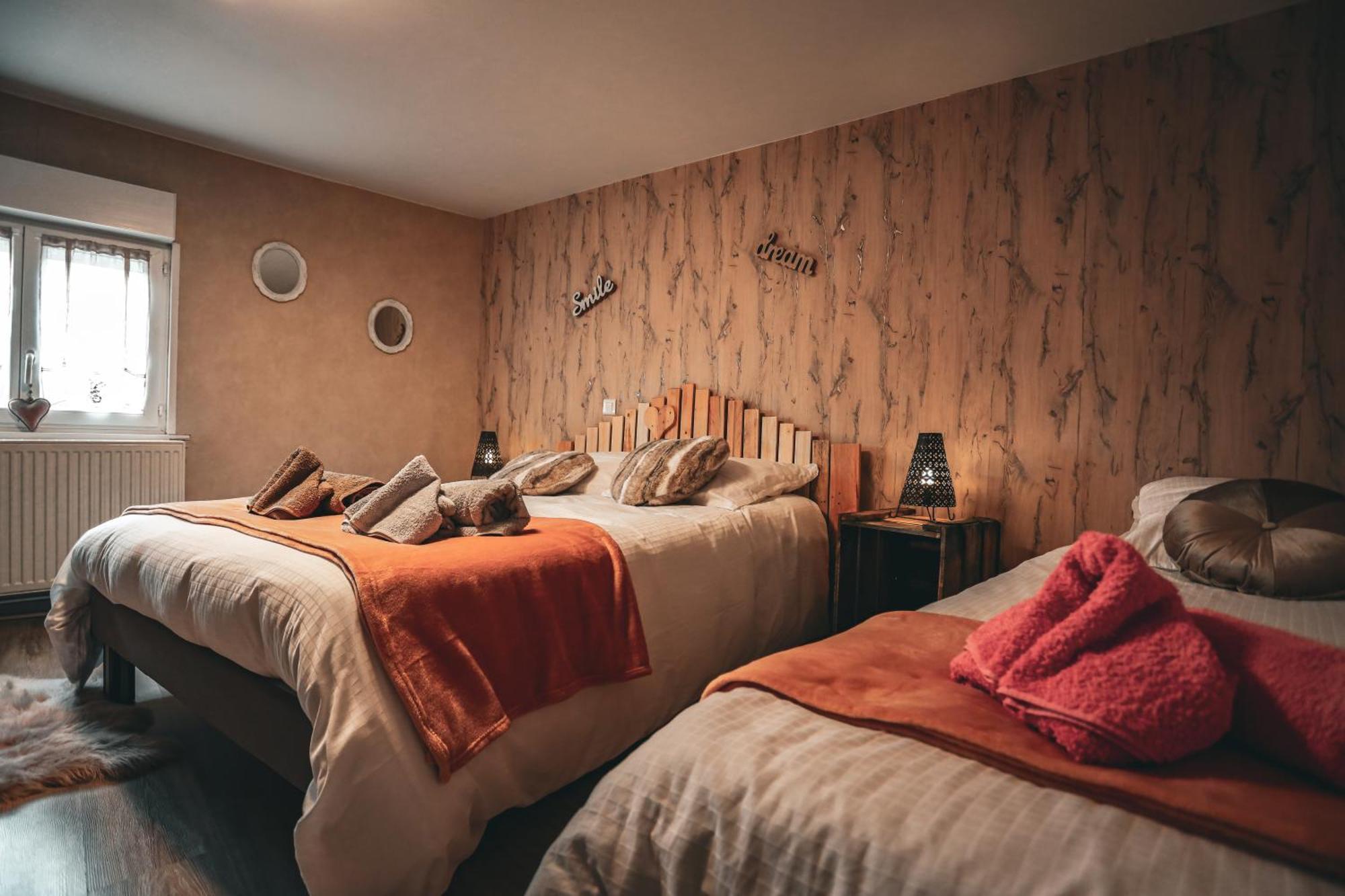 Gite , Au Dormeur Du Val Vireux-Wallerand Eksteriør billede